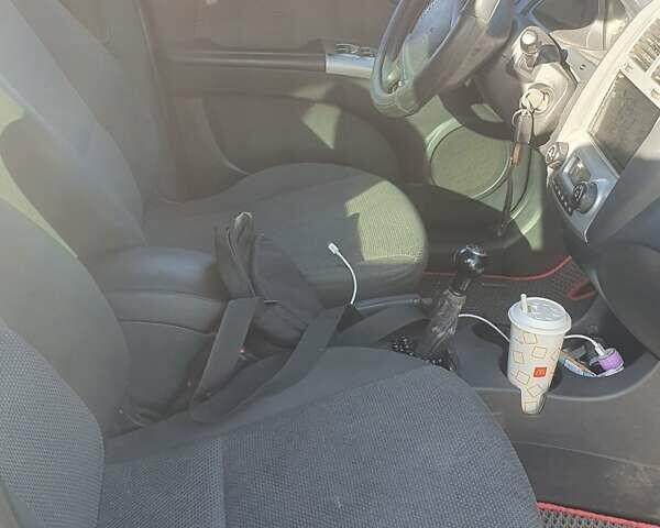 Чорний Кіа Sportage, об'ємом двигуна 2 л та пробігом 290 тис. км за 8200 $, фото 11 на Automoto.ua