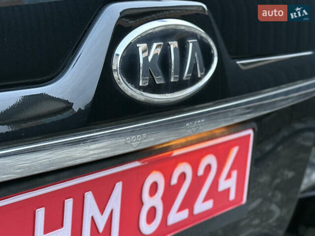 Чорний Кіа Sportage, об'ємом двигуна 2 л та пробігом 215 тис. км за 8600 $, фото 32 на Automoto.ua