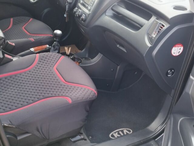 Черный Киа Sportage, объемом двигателя 2 л и пробегом 245 тыс. км за 8000 $, фото 7 на Automoto.ua