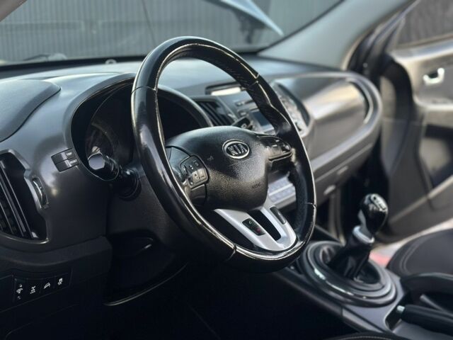 Черный Киа Sportage, объемом двигателя 2 л и пробегом 204 тыс. км за 12500 $, фото 8 на Automoto.ua