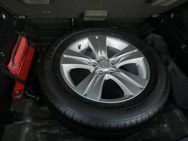 Черный Киа Sportage, объемом двигателя 2 л и пробегом 204 тыс. км за 12500 $, фото 11 на Automoto.ua