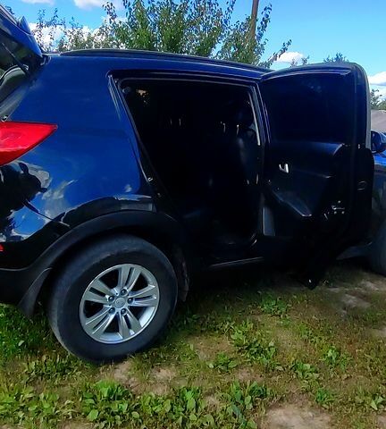Чорний Кіа Sportage, об'ємом двигуна 2 л та пробігом 240 тис. км за 11200 $, фото 5 на Automoto.ua