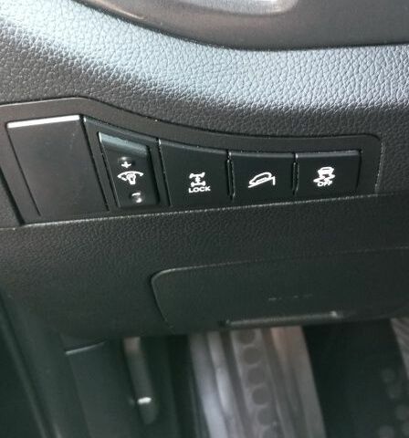 Черный Киа Sportage, объемом двигателя 2 л и пробегом 204 тыс. км за 12500 $, фото 19 на Automoto.ua