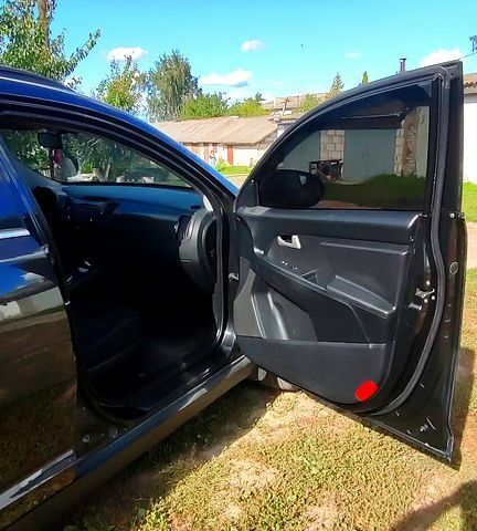 Чорний Кіа Sportage, об'ємом двигуна 2 л та пробігом 240 тис. км за 11200 $, фото 2 на Automoto.ua