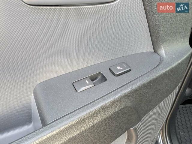 Черный Киа Sportage, объемом двигателя 1.7 л и пробегом 150 тыс. км за 12500 $, фото 30 на Automoto.ua