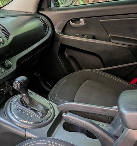 Чорний Кіа Sportage, об'ємом двигуна 2 л та пробігом 150 тис. км за 11500 $, фото 10 на Automoto.ua
