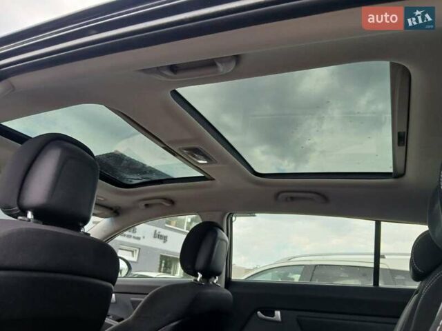 Черный Киа Sportage, объемом двигателя 2 л и пробегом 256 тыс. км за 12800 $, фото 2 на Automoto.ua