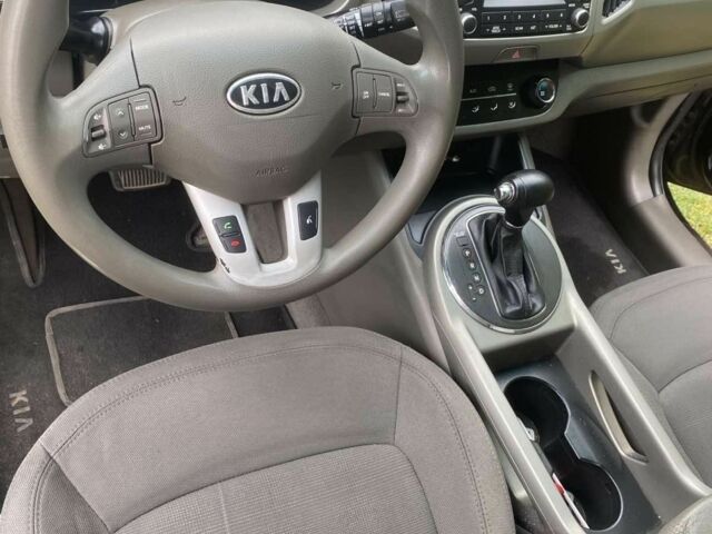 Чорний Кіа Sportage, об'ємом двигуна 2.4 л та пробігом 165 тис. км за 10000 $, фото 6 на Automoto.ua