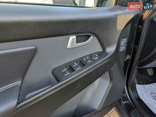 Черный Киа Sportage, объемом двигателя 1.7 л и пробегом 150 тыс. км за 12500 $, фото 26 на Automoto.ua