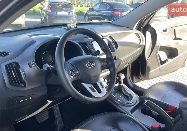 Черный Киа Sportage, объемом двигателя 2 л и пробегом 308 тыс. км за 12500 $, фото 15 на Automoto.ua