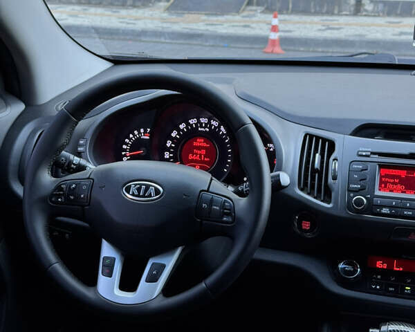 Черный Киа Sportage, объемом двигателя 2 л и пробегом 225 тыс. км за 13750 $, фото 10 на Automoto.ua