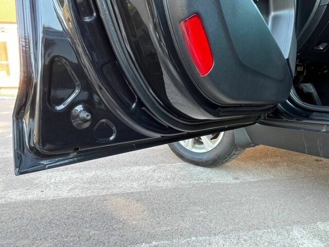 Чорний Кіа Sportage, об'ємом двигуна 2 л та пробігом 184 тис. км за 12100 $, фото 13 на Automoto.ua