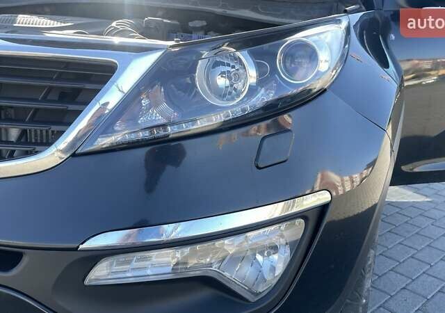 Черный Киа Sportage, объемом двигателя 2 л и пробегом 308 тыс. км за 12500 $, фото 5 на Automoto.ua