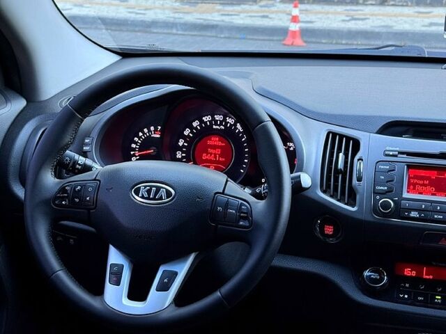 Черный Киа Sportage, объемом двигателя 2 л и пробегом 225 тыс. км за 13750 $, фото 6 на Automoto.ua