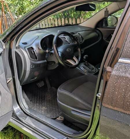 Чорний Кіа Sportage, об'ємом двигуна 2 л та пробігом 150 тис. км за 11500 $, фото 9 на Automoto.ua