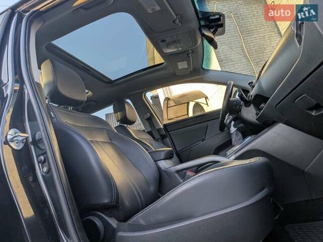 Черный Киа Sportage, объемом двигателя 1.7 л и пробегом 150 тыс. км за 12500 $, фото 33 на Automoto.ua