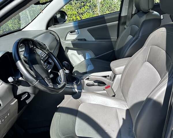 Черный Киа Sportage, объемом двигателя 1.7 л и пробегом 214 тыс. км за 12000 $, фото 2 на Automoto.ua