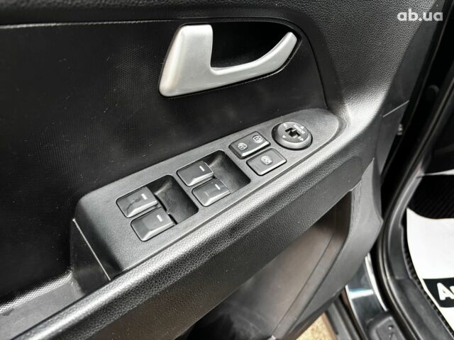Черный Киа Sportage, объемом двигателя 1.7 л и пробегом 165 тыс. км за 13490 $, фото 18 на Automoto.ua