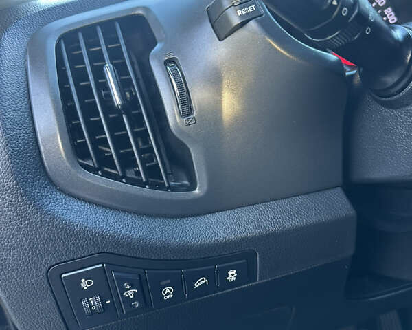 Черный Киа Sportage, объемом двигателя 1.7 л и пробегом 206 тыс. км за 12100 $, фото 31 на Automoto.ua