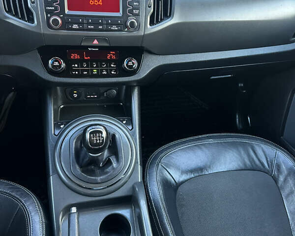 Черный Киа Sportage, объемом двигателя 1.7 л и пробегом 206 тыс. км за 12100 $, фото 26 на Automoto.ua