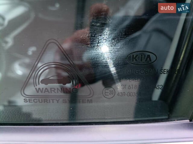 Черный Киа Sportage, объемом двигателя 2 л и пробегом 209 тыс. км за 14599 $, фото 9 на Automoto.ua