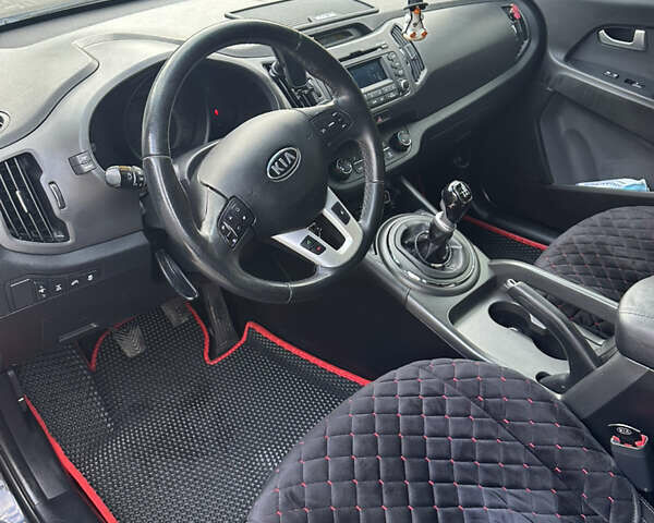 Чорний Кіа Sportage, об'ємом двигуна 0 л та пробігом 200 тис. км за 11650 $, фото 6 на Automoto.ua