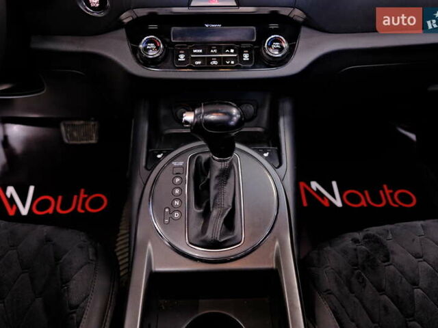 Черный Киа Sportage, объемом двигателя 2 л и пробегом 185 тыс. км за 12900 $, фото 16 на Automoto.ua