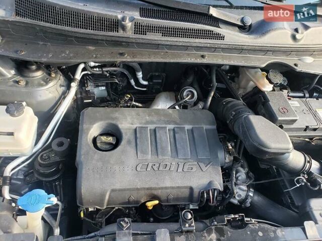 Черный Киа Sportage, объемом двигателя 1.7 л и пробегом 214 тыс. км за 12000 $, фото 23 на Automoto.ua