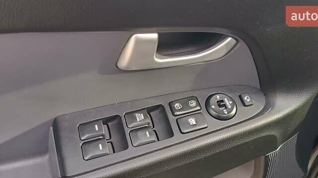 Черный Киа Sportage, объемом двигателя 1.7 л и пробегом 167 тыс. км за 12800 $, фото 12 на Automoto.ua