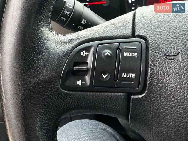 Черный Киа Sportage, объемом двигателя 2.4 л и пробегом 173 тыс. км за 12990 $, фото 17 на Automoto.ua