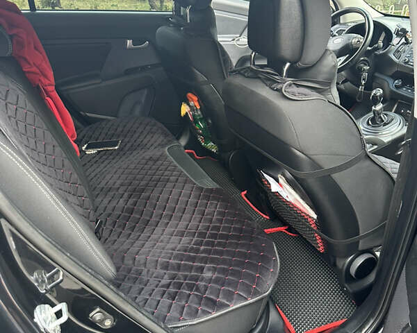 Чорний Кіа Sportage, об'ємом двигуна 0 л та пробігом 200 тис. км за 11650 $, фото 10 на Automoto.ua