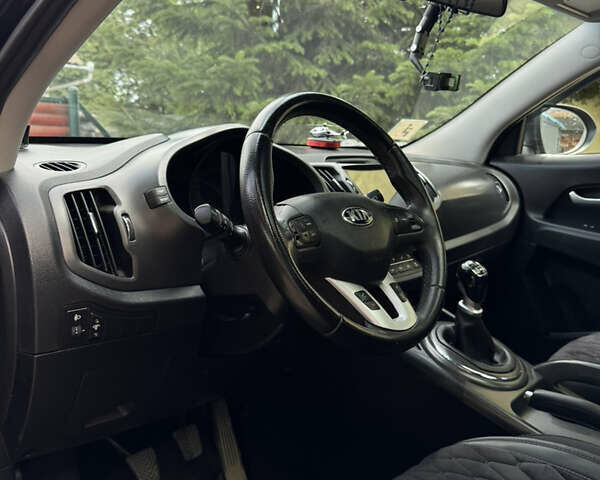 Чорний Кіа Sportage, об'ємом двигуна 1.7 л та пробігом 219 тис. км за 11200 $, фото 16 на Automoto.ua