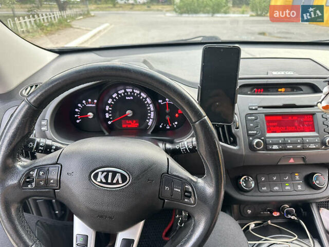 Чорний Кіа Sportage, об'ємом двигуна 0 л та пробігом 200 тис. км за 11650 $, фото 8 на Automoto.ua