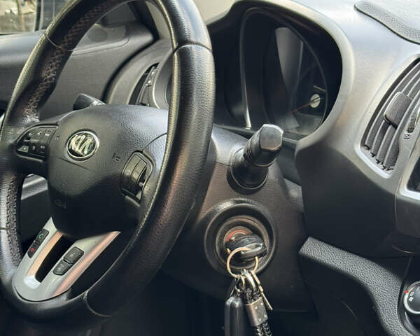 Чорний Кіа Sportage, об'ємом двигуна 1.7 л та пробігом 219 тис. км за 11200 $, фото 18 на Automoto.ua