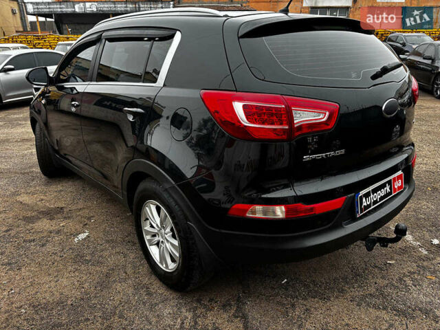 Черный Киа Sportage, объемом двигателя 1.7 л и пробегом 165 тыс. км за 13490 $, фото 2 на Automoto.ua