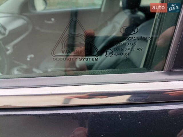 Черный Киа Sportage, объемом двигателя 2 л и пробегом 209 тыс. км за 14599 $, фото 8 на Automoto.ua