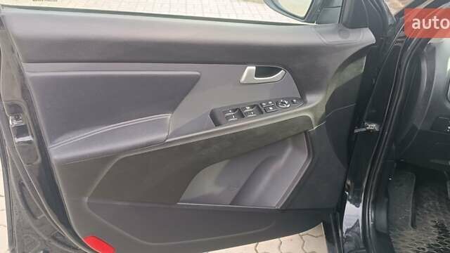 Черный Киа Sportage, объемом двигателя 1.7 л и пробегом 167 тыс. км за 12800 $, фото 14 на Automoto.ua
