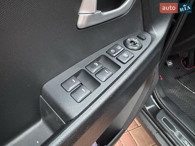 Черный Киа Sportage, объемом двигателя 2 л и пробегом 180 тыс. км за 13300 $, фото 43 на Automoto.ua