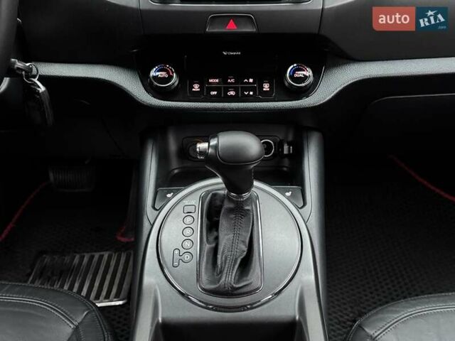 Черный Киа Sportage, объемом двигателя 2 л и пробегом 180 тыс. км за 13300 $, фото 60 на Automoto.ua