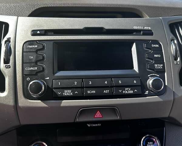 Черный Киа Sportage, объемом двигателя 1.7 л и пробегом 214 тыс. км за 12000 $, фото 13 на Automoto.ua
