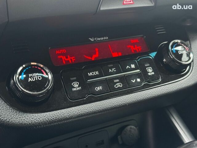 Черный Киа Sportage, объемом двигателя 2.4 л и пробегом 173 тыс. км за 12990 $, фото 12 на Automoto.ua