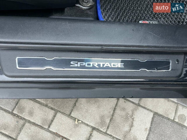 Черный Киа Sportage, объемом двигателя 1.99 л и пробегом 329 тыс. км за 13300 $, фото 20 на Automoto.ua