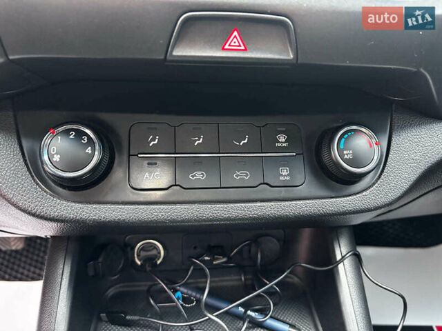 Черный Киа Sportage, объемом двигателя 1.7 л и пробегом 165 тыс. км за 13490 $, фото 21 на Automoto.ua