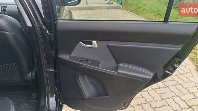Черный Киа Sportage, объемом двигателя 1.7 л и пробегом 167 тыс. км за 12700 $, фото 8 на Automoto.ua