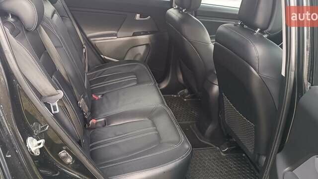 Черный Киа Sportage, объемом двигателя 1.7 л и пробегом 167 тыс. км за 12700 $, фото 6 на Automoto.ua