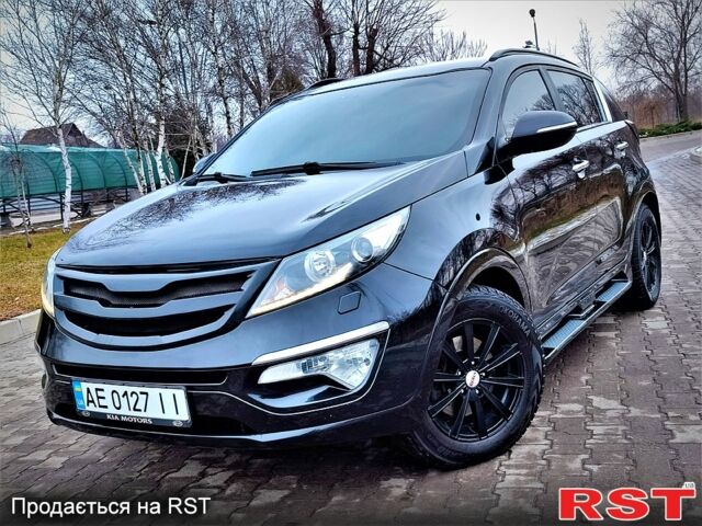 Чорний Кіа Sportage, об'ємом двигуна 2 л та пробігом 215 тис. км за 13999 $, фото 2 на Automoto.ua