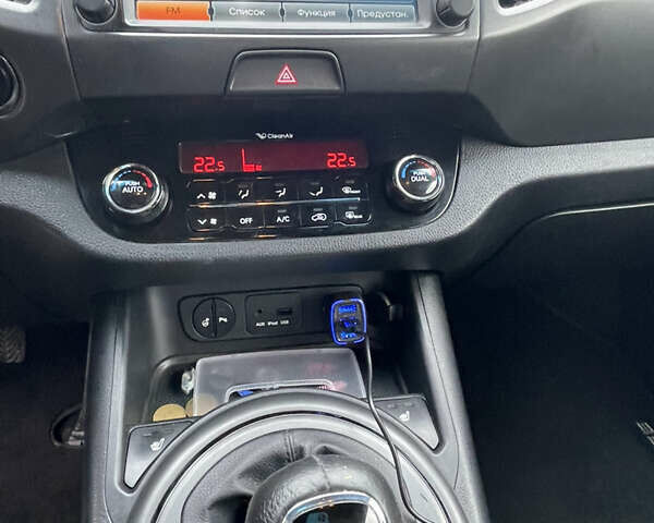 Черный Киа Sportage, объемом двигателя 1.6 л и пробегом 198 тыс. км за 12600 $, фото 13 на Automoto.ua