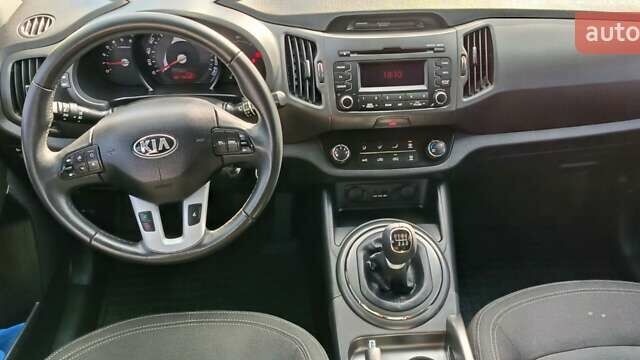 Черный Киа Sportage, объемом двигателя 1.7 л и пробегом 130 тыс. км за 13600 $, фото 15 на Automoto.ua