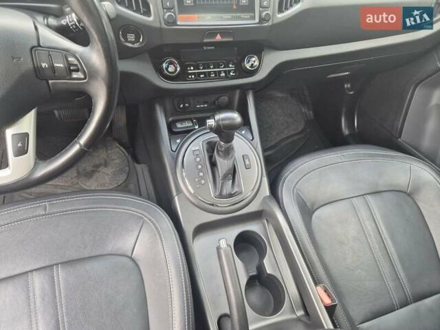 Чорний Кіа Sportage, об'ємом двигуна 2 л та пробігом 174 тис. км за 16799 $, фото 36 на Automoto.ua