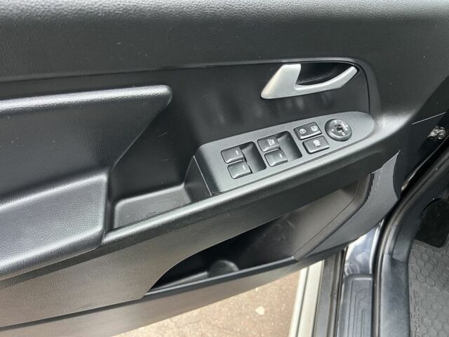 Черный Киа Sportage, объемом двигателя 1.6 л и пробегом 185 тыс. км за 11700 $, фото 20 на Automoto.ua